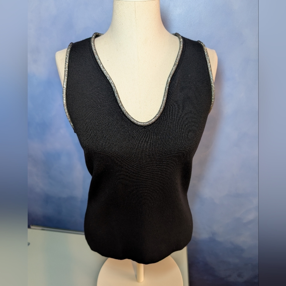 BRAND NEW WITH TAGS White House Black Market Black Tank Top w Silver 3D Piping